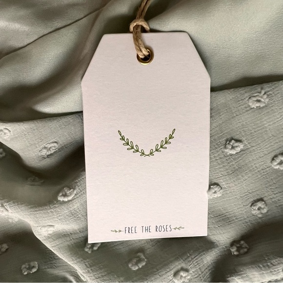 Free the Roses Light Green Ruffled Romper Size Small - Picture 7 of 10